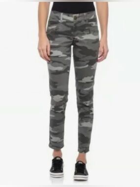 Democracy Freedom Camouflage Ab-Technology Utility Cargo Ankle Jeans Size 10